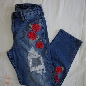- Hollister embroidere floral slim straight size w 26 L27